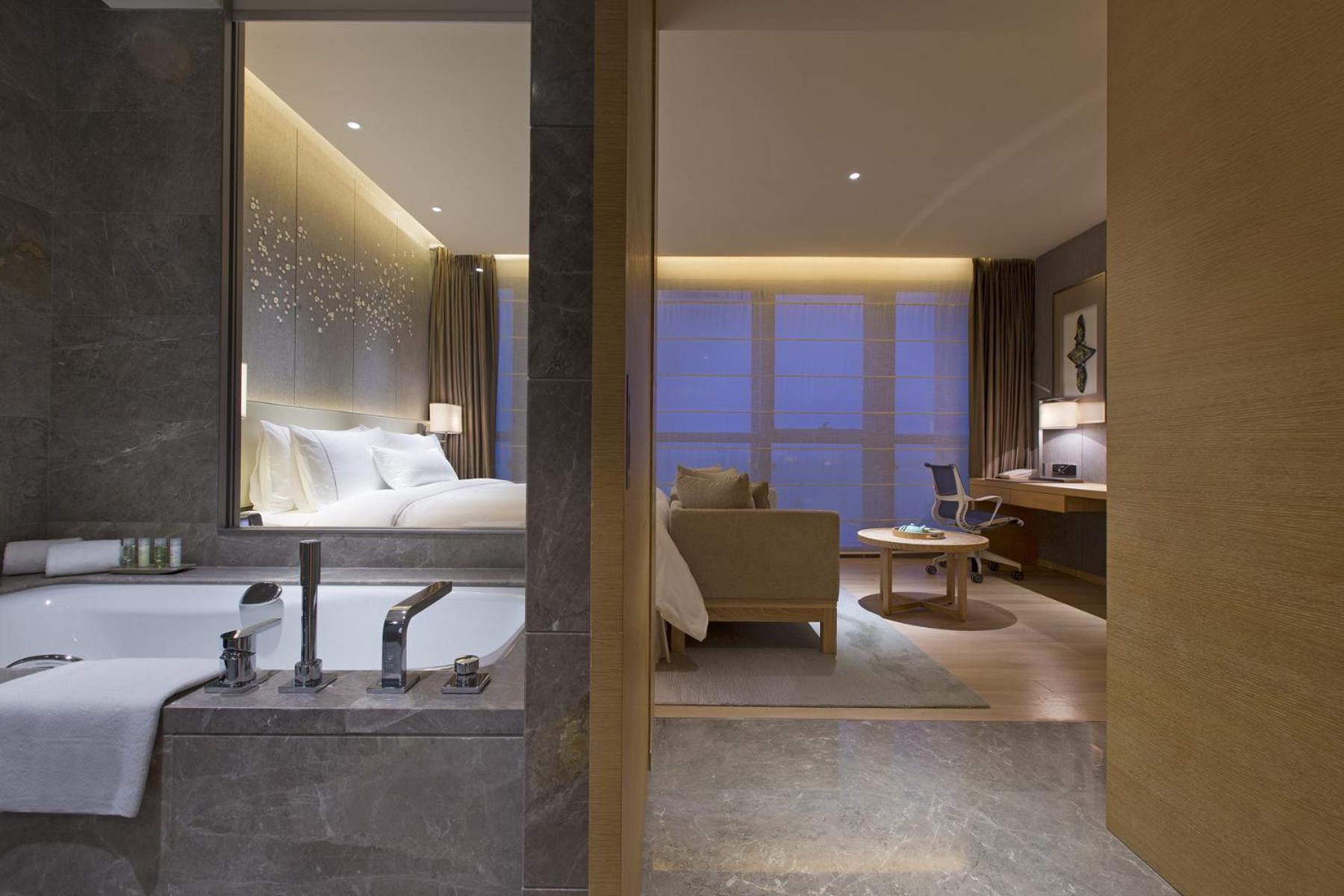 Hotel The Westin Chongqing Liberation Square Esterno foto