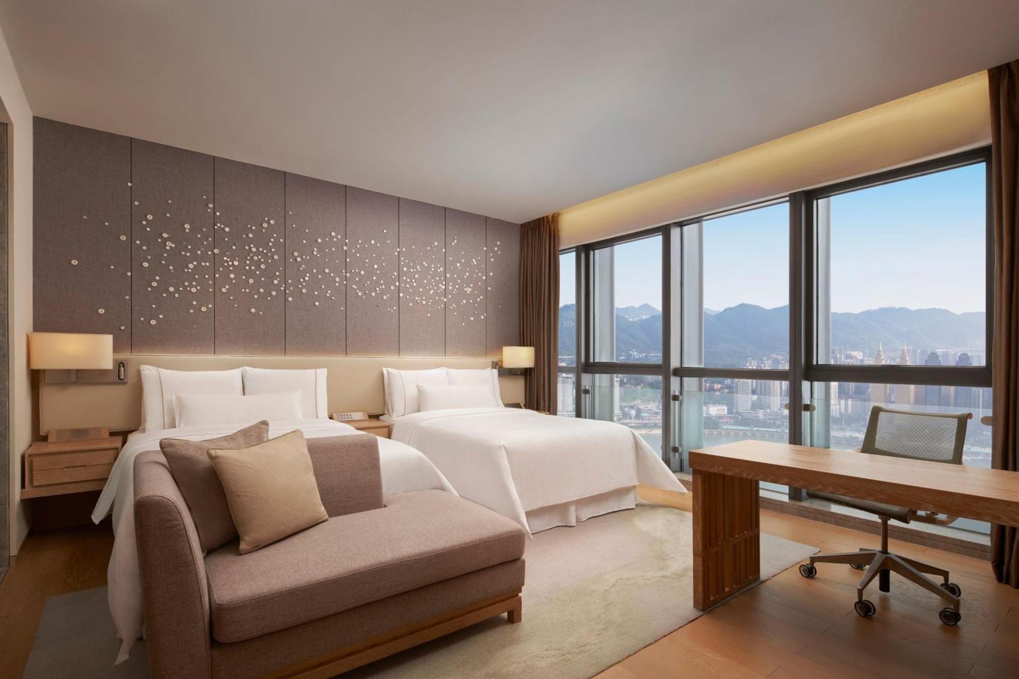 Hotel The Westin Chongqing Liberation Square Esterno foto